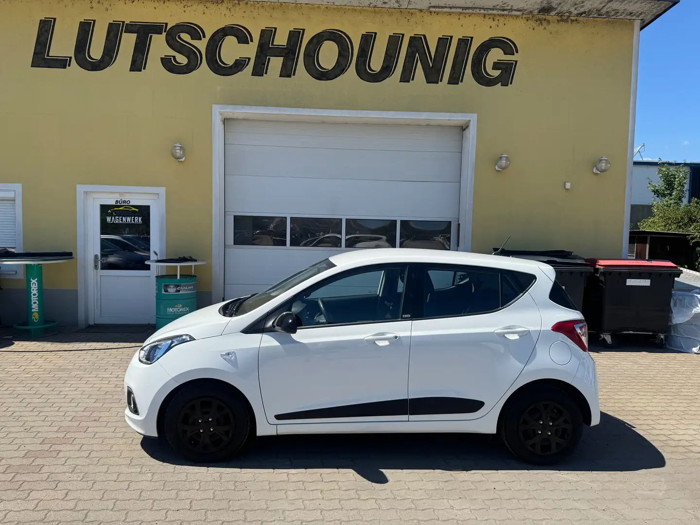 Hyundai i10 1,25 Black Line Weiß - 2