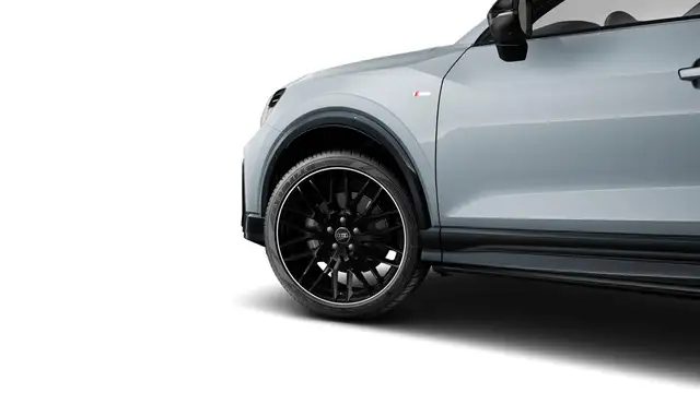 Audi Q2 view 7
