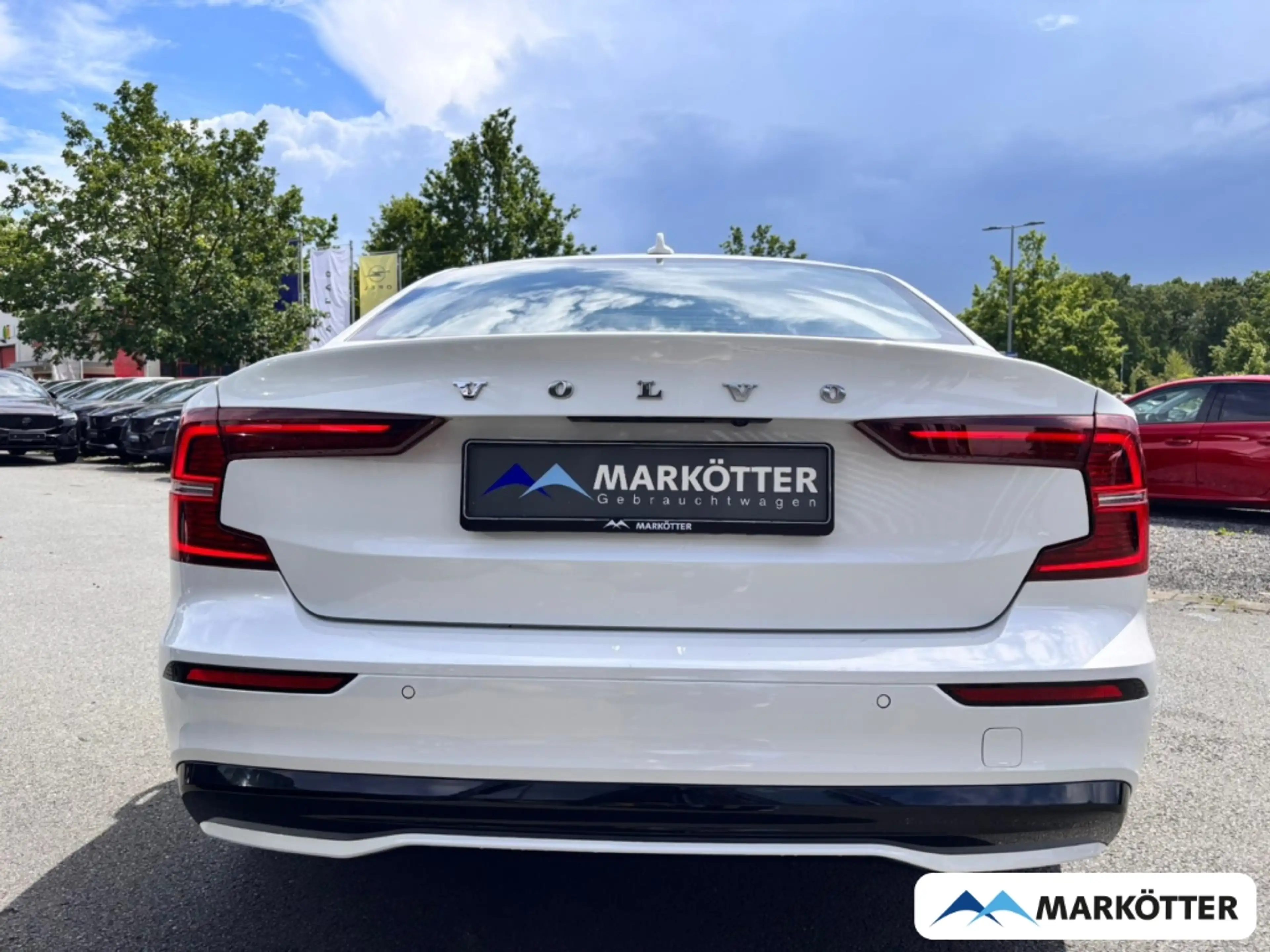 Volvo S60 B4 Plus Dark ACC/360°/STHZ/LHZ/H&K/PANO — photo 5