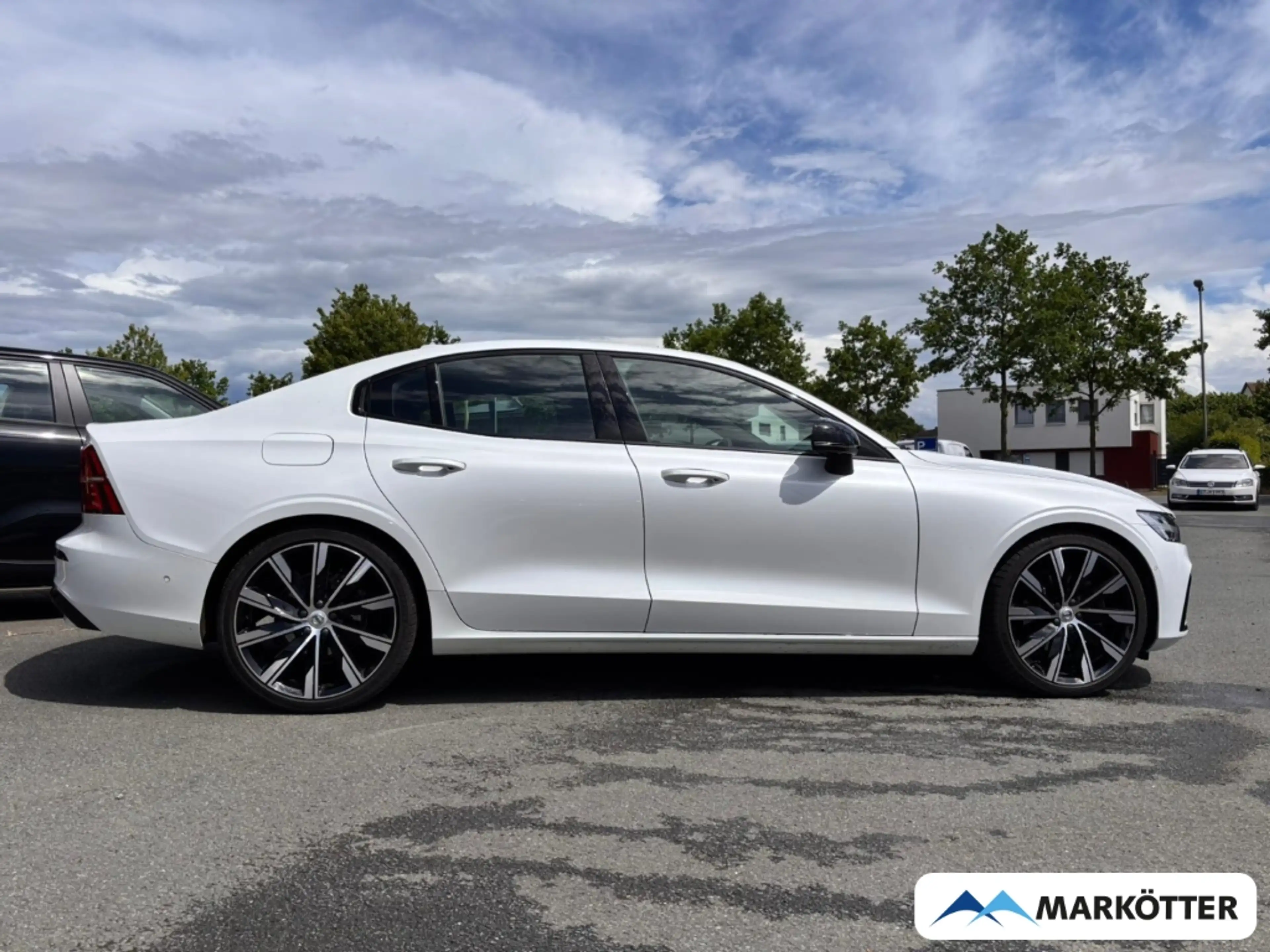 Volvo S60 B4 Plus Dark ACC/360°/STHZ/LHZ/H&K/PANO — photo 3