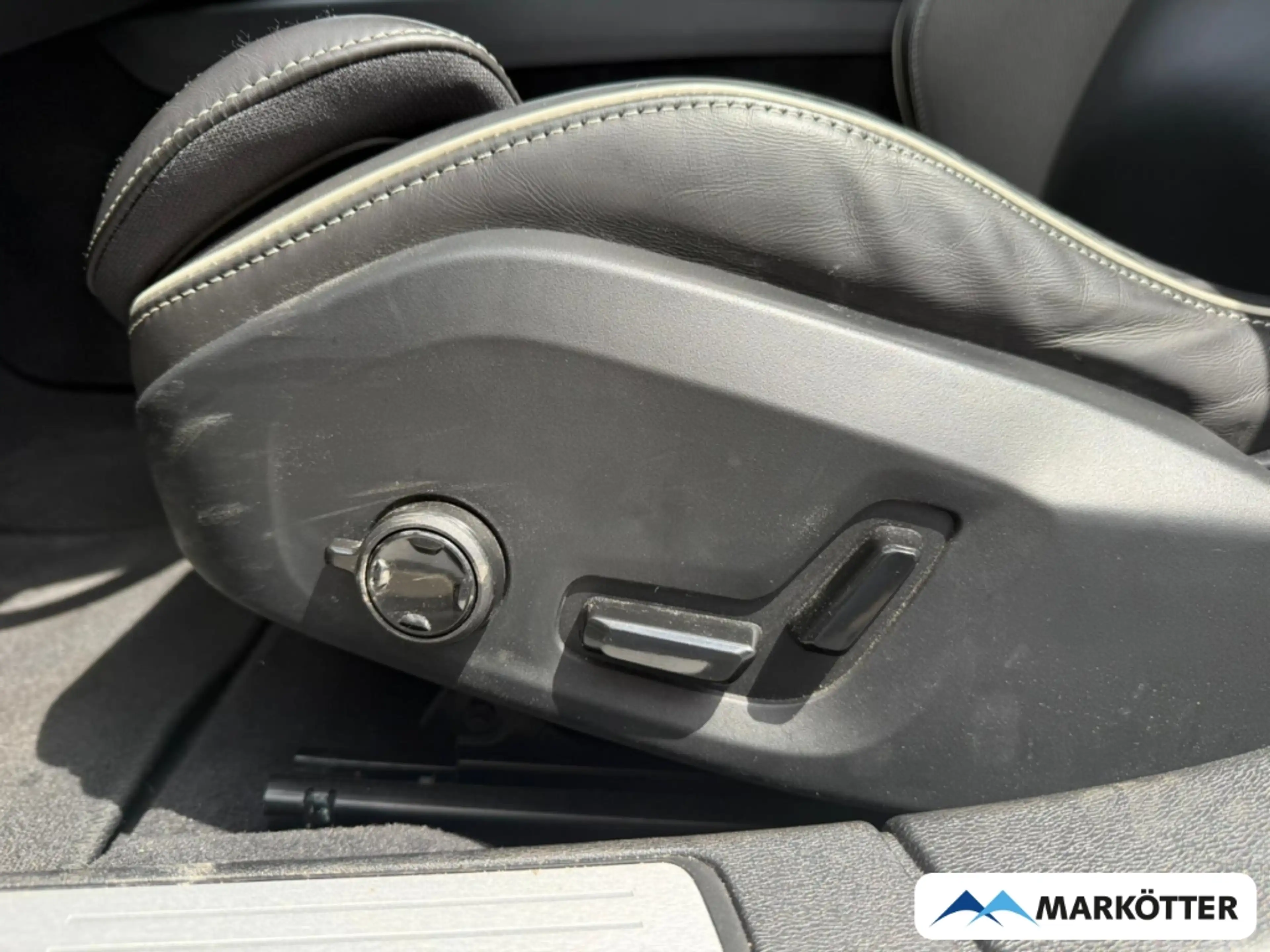 Volvo S60 B4 Plus Dark ACC/360°/STHZ/LHZ/H&K/PANO — photo 12