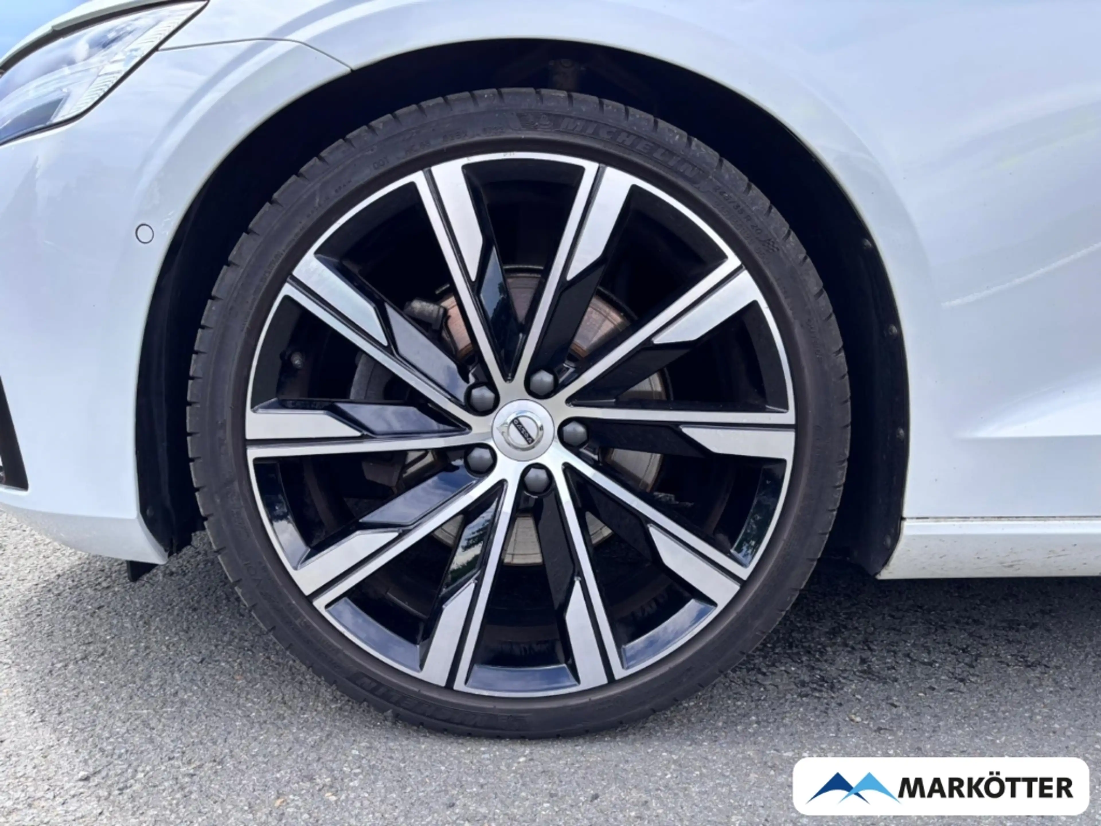 Volvo S60 B4 Plus Dark ACC/360°/STHZ/LHZ/H&K/PANO — photo 4
