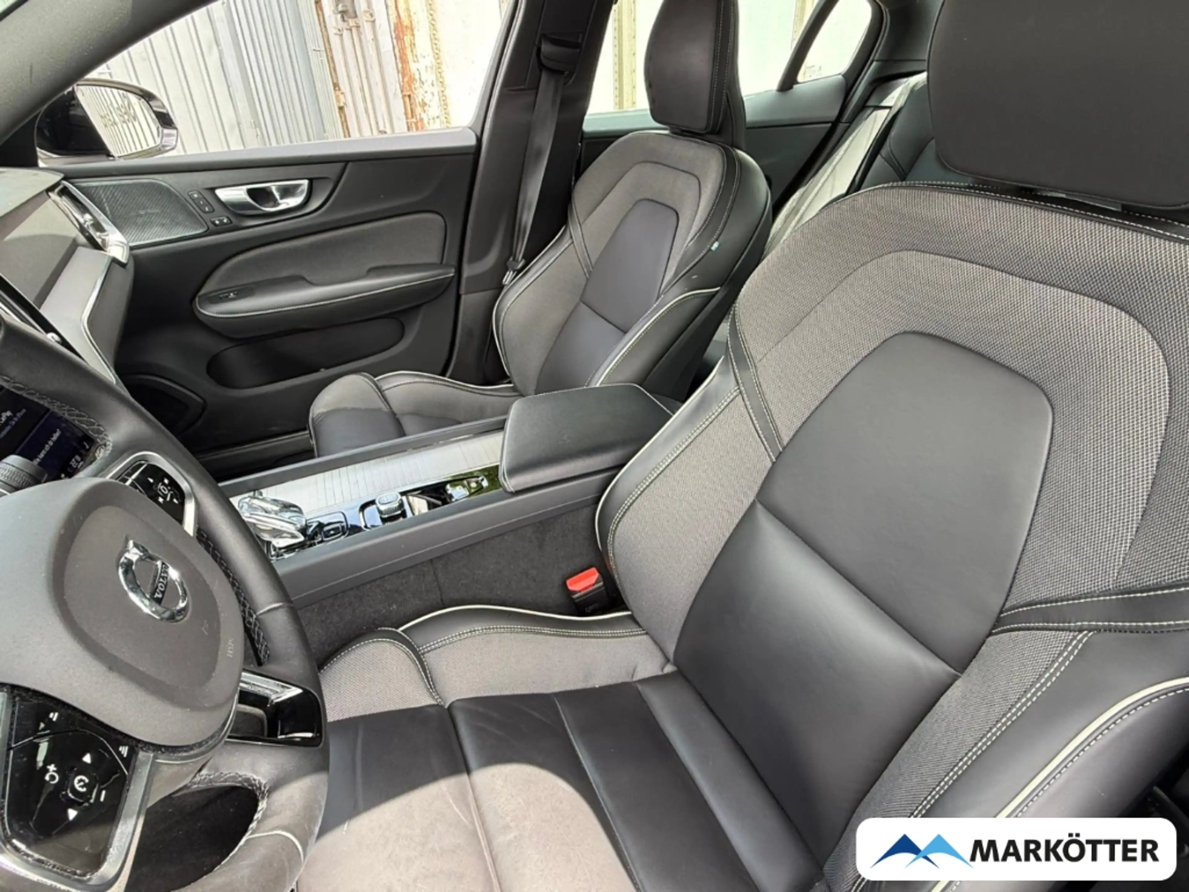 Volvo S60 B4 Plus Dark ACC/360°/STHZ/LHZ/H&K/PANO — photo 10