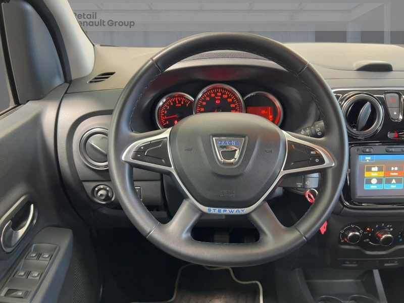 Dacia Lodgy Stepway Selection Blue dCi 115 7-Sitzer SHZ — photo 11