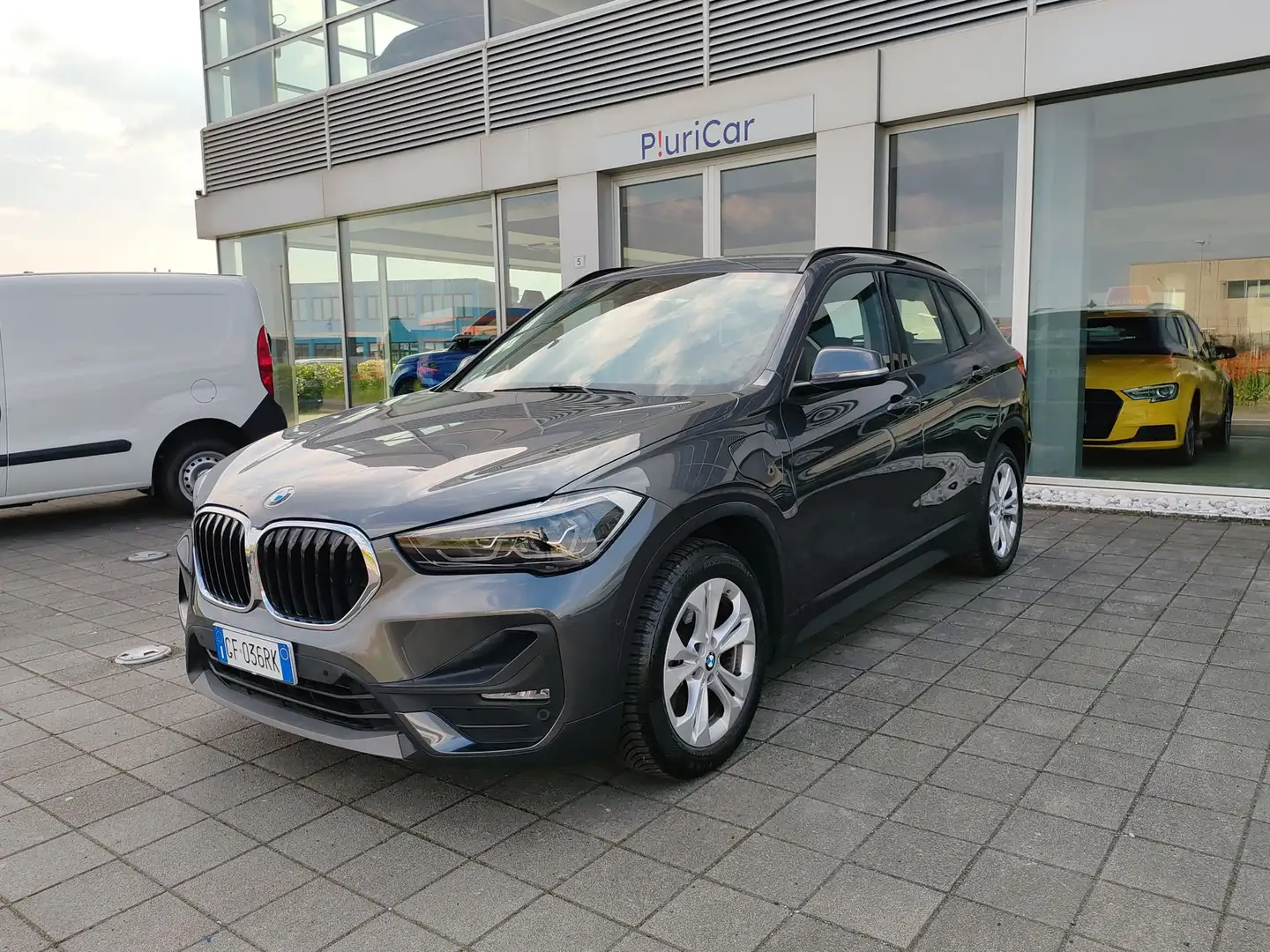 BMW X1 xDrive25e Plug-In Hybrid FariLED CarPlay Sensori Grigio - 1