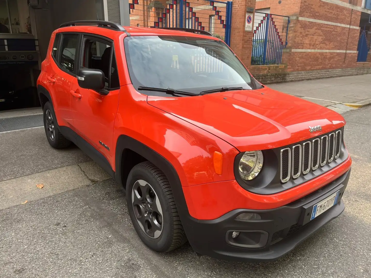 Jeep Renegade RENEGADE 1.6 Multijet LONGITUDE 120 cv Orange - 1