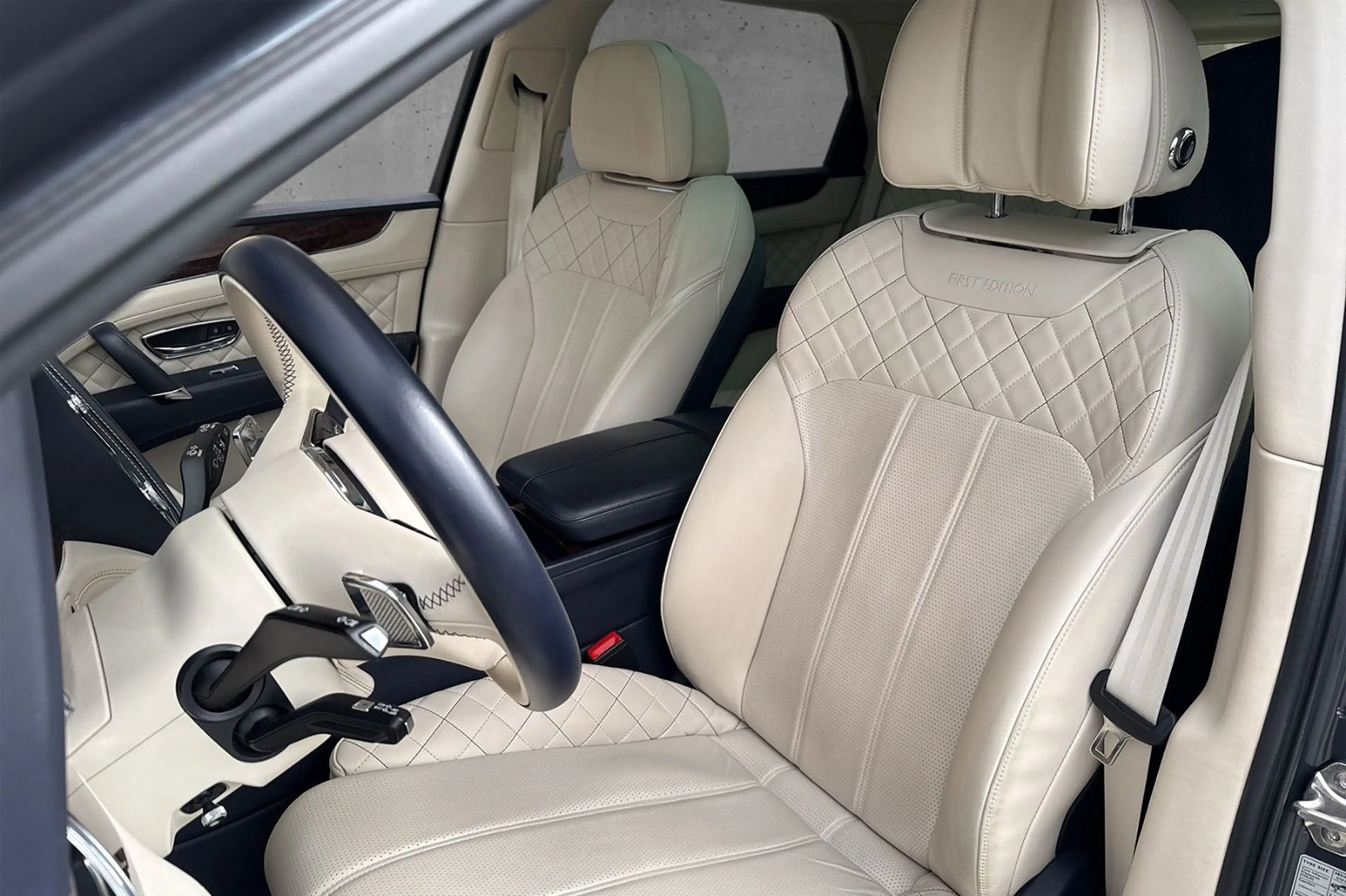 Bentley Bentayga W12*First Edition*Dt. Auto*Naim*Mulline — photo 11