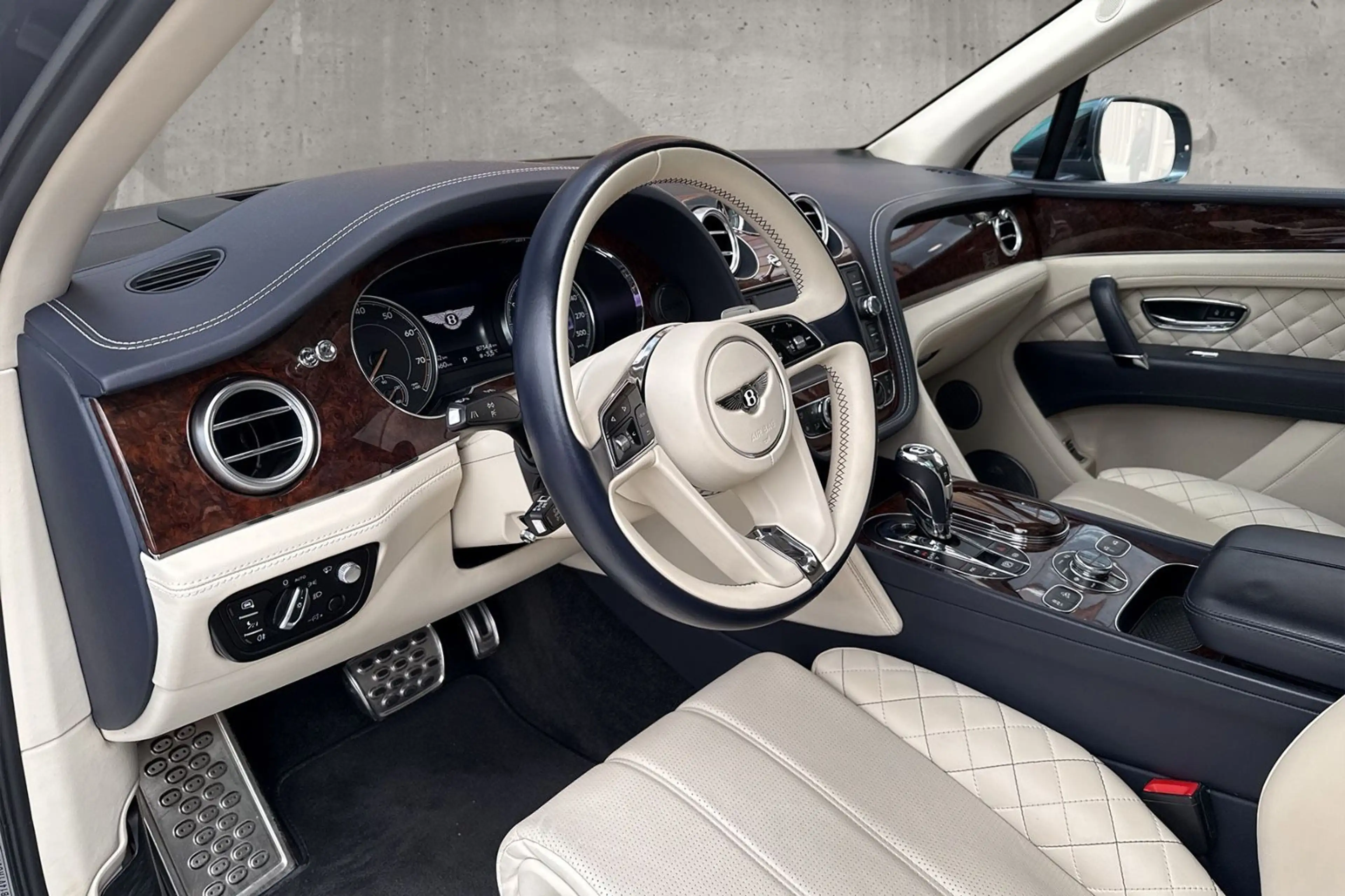 Bentley Bentayga W12*First Edition*Dt. Auto*Naim*Mulline — photo 12
