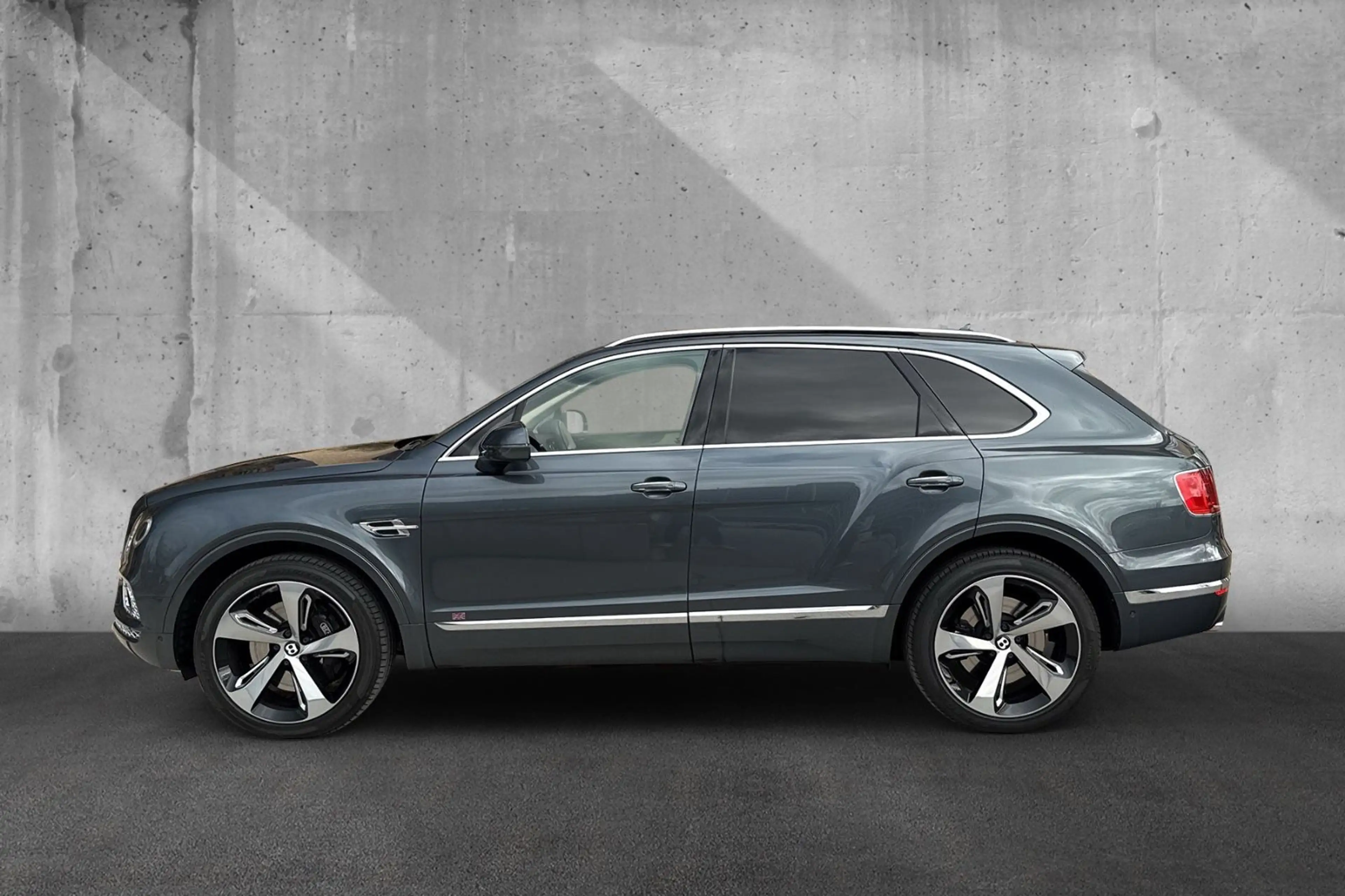 Bentley Bentayga W12*First Edition*Dt. Auto*Naim*Mulline — photo 2