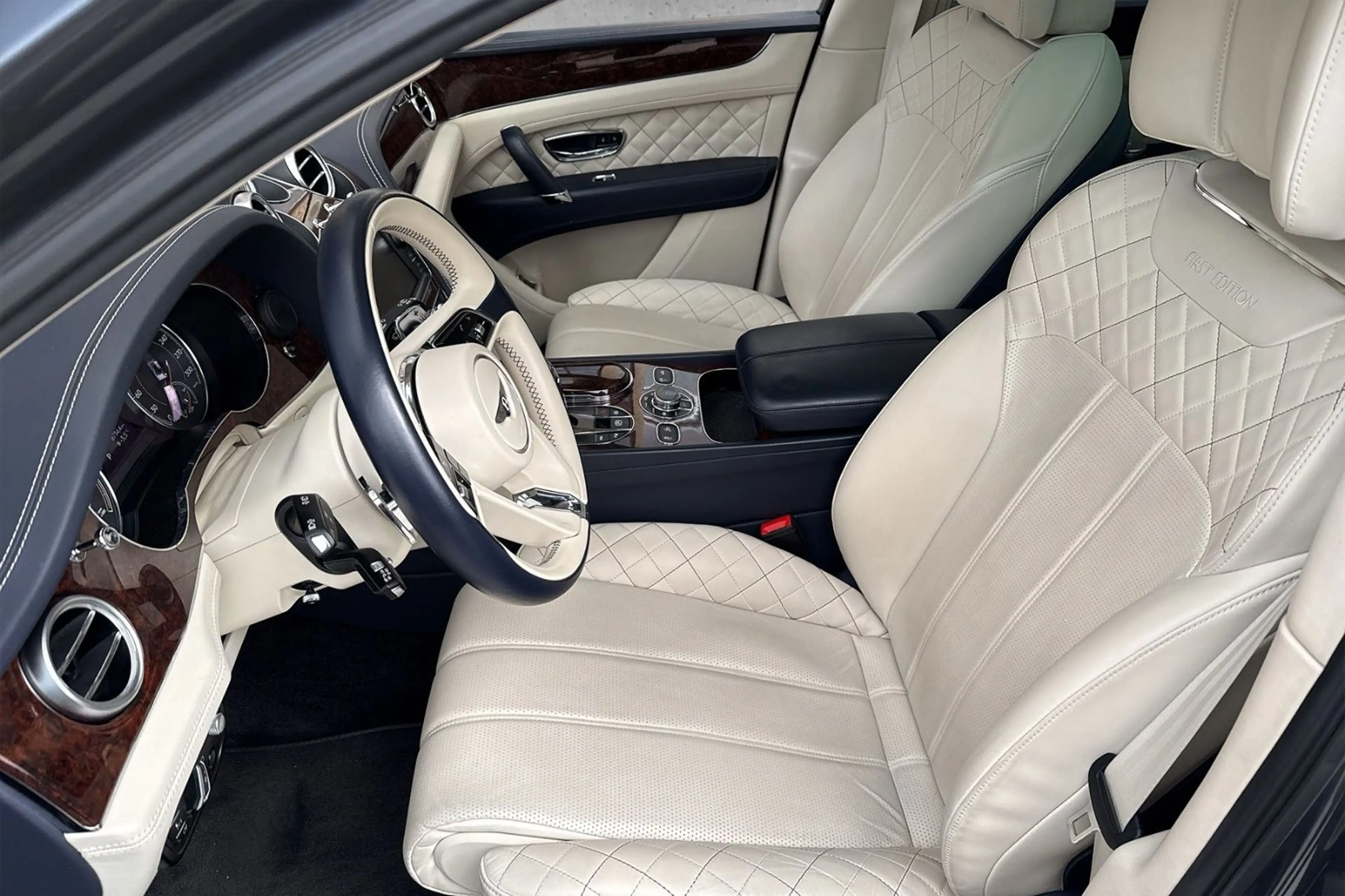 Bentley Bentayga W12*First Edition*Dt. Auto*Naim*Mulline — photo 10