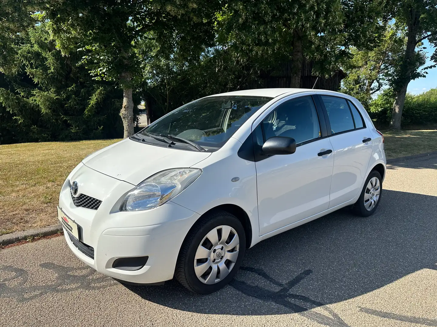 Toyota Yaris Cool *2. Hand*5-Türer*Klima*HU 09/26*Allwetter* Blanc - 1