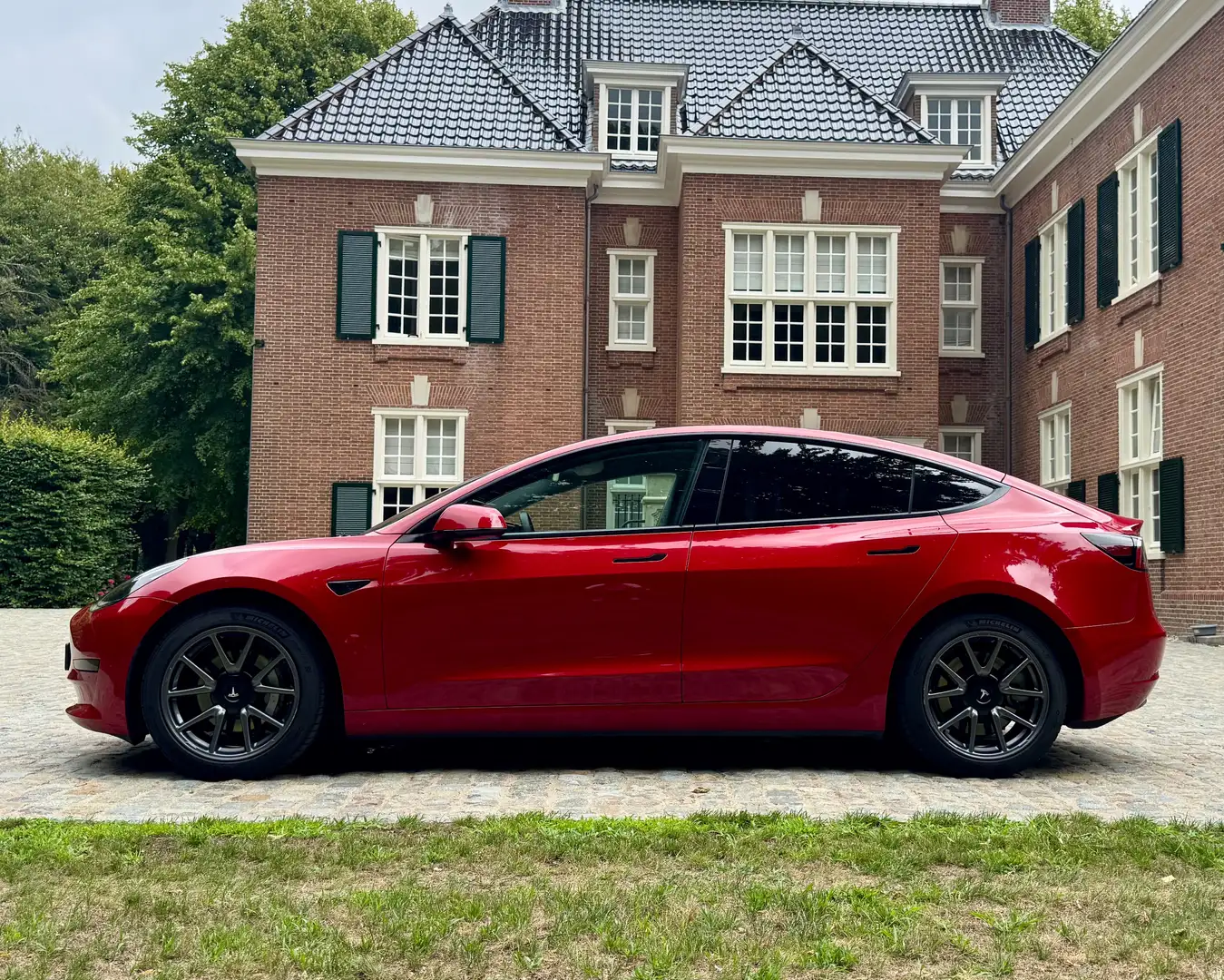 Tesla Model 3 Model 3 RWD Plus - Facelift - Enhanced Autopilot Rood - 2