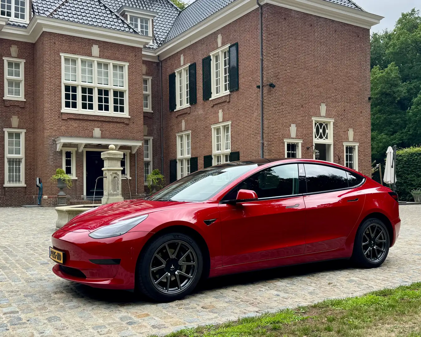 Tesla Model 3 Model 3 RWD Plus - Facelift - Enhanced Autopilot Rood - 1