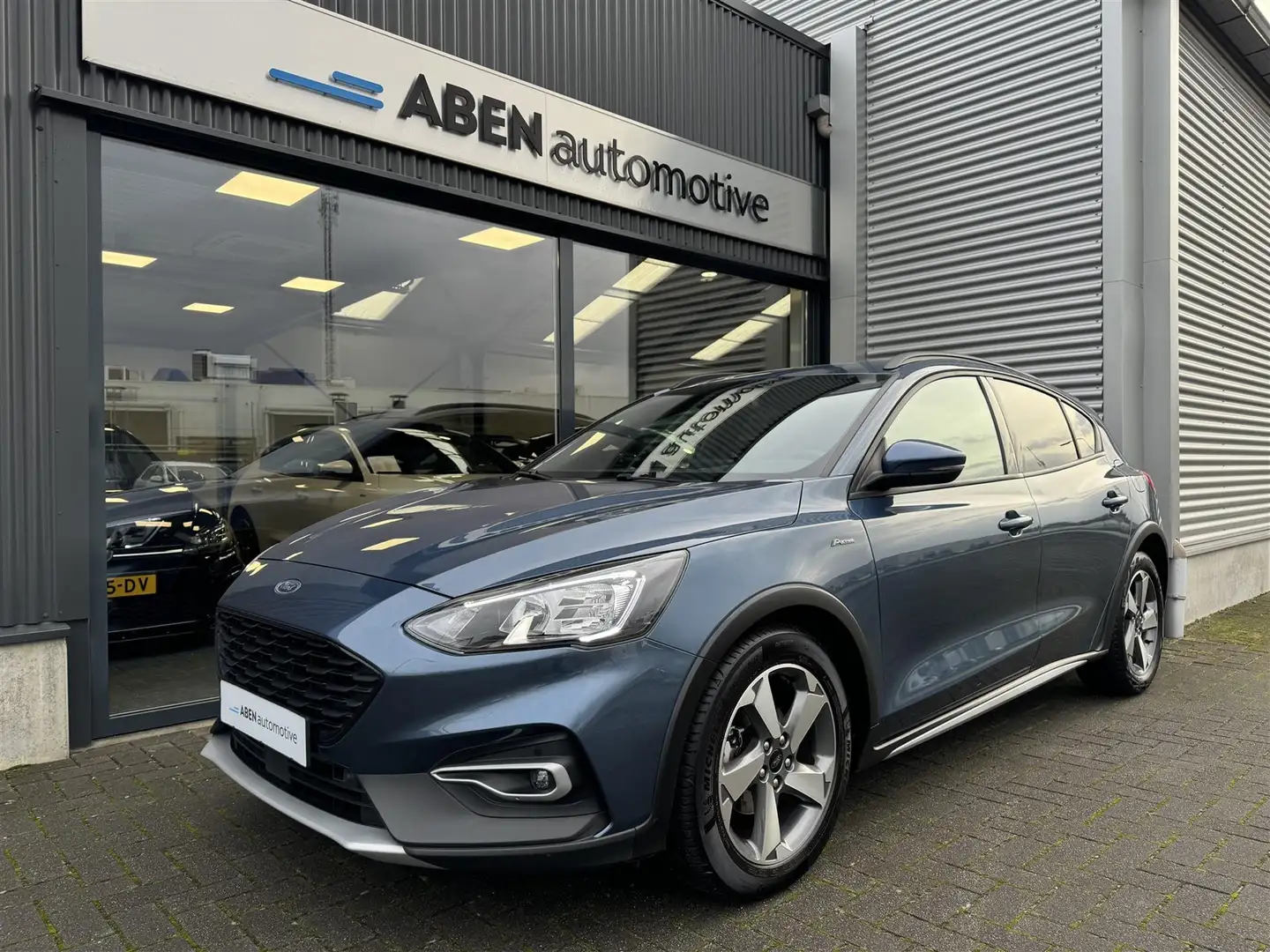 Ford Focus 1.0 EcoBoost Hybrid 125PK Active X (CAMERA|DAB|KEY Blauw - 2