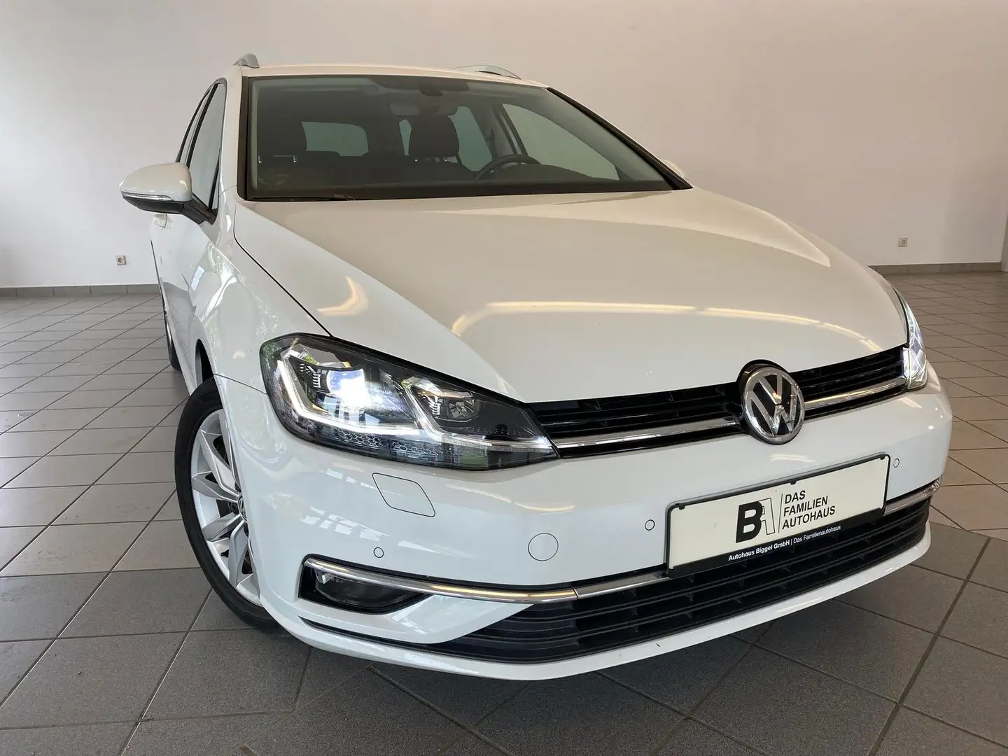 Volkswagen Golf Variant Highline 1.5 TSI,NAVI ALCANTARA ACC Weiß - 2