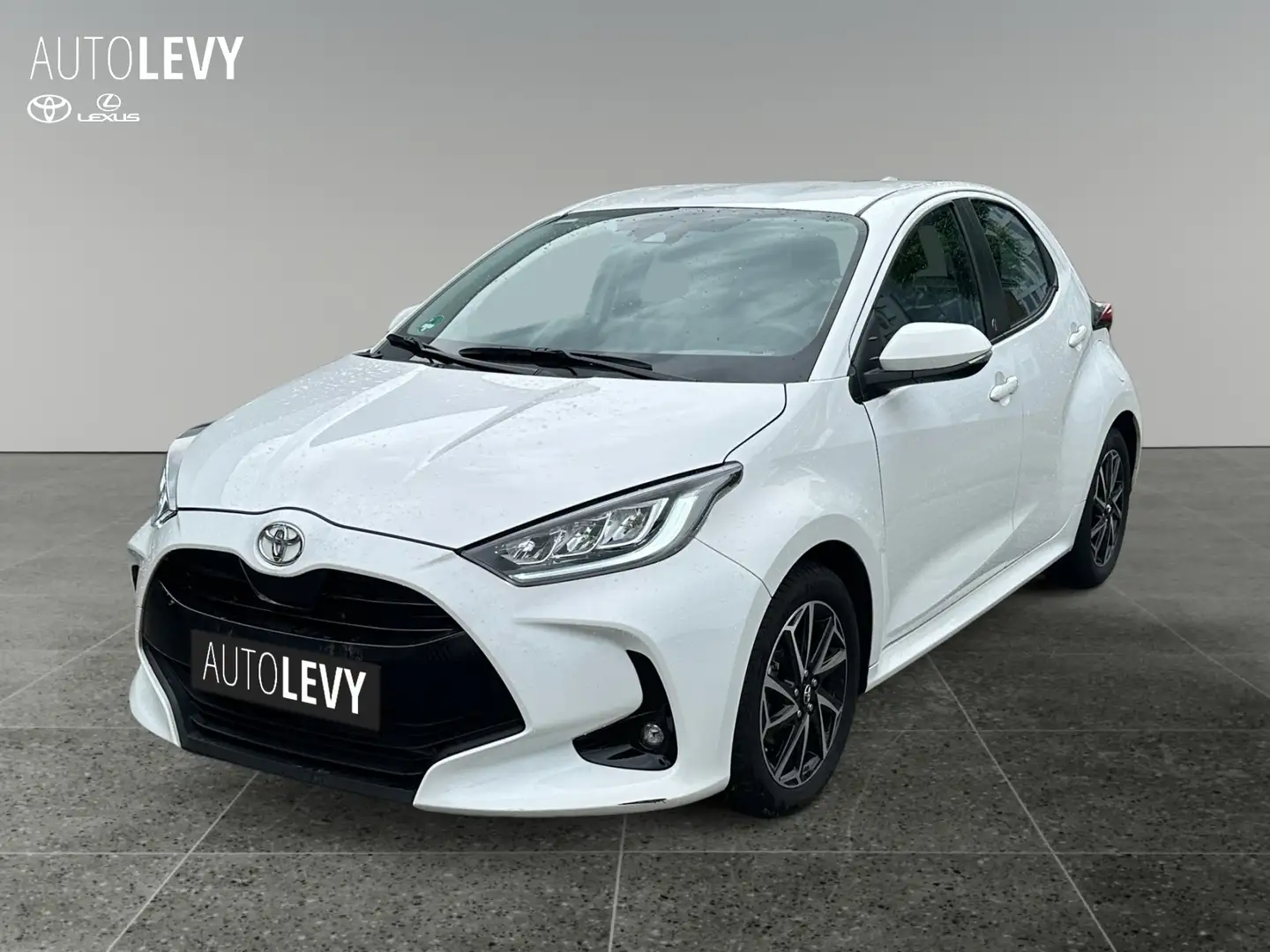 Toyota Yaris 1.5 D Team Deutschland FLA SpurH LM LED Bílá - 2