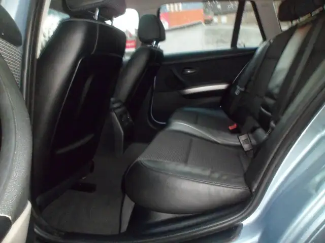 BMW 3 Series view 12