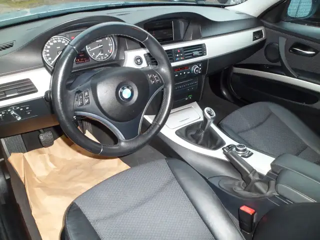 BMW 3 Series view 9