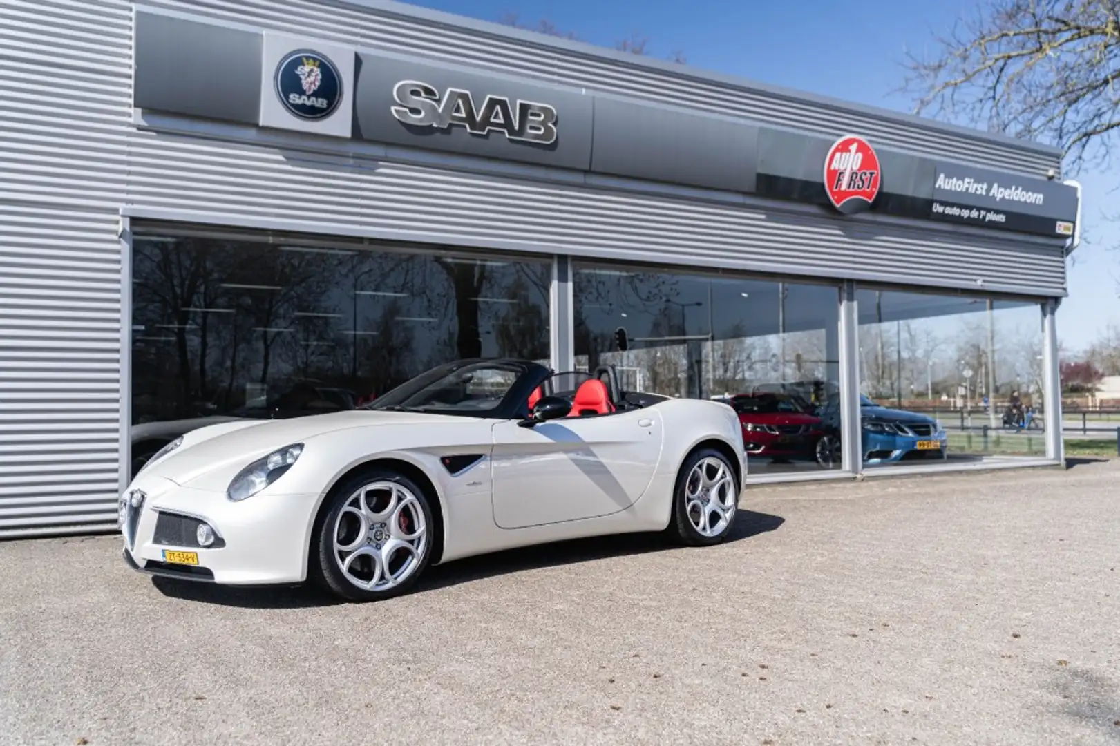 Alfa Romeo 8C Competizione Spider 4.7 V8 1/500 Wit - 2