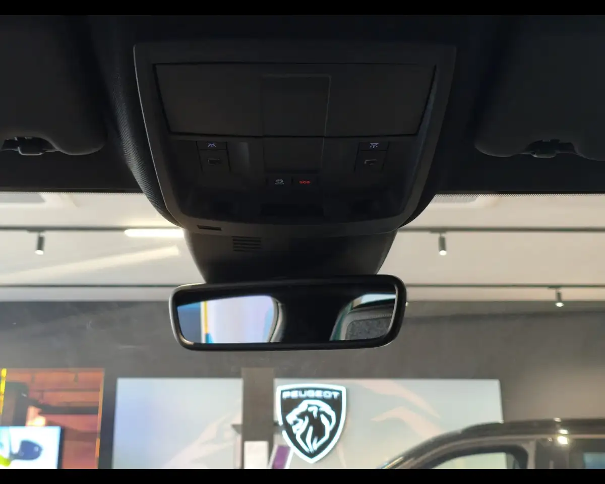 Peugeot 5008 1.2 Hybrid Allure 18