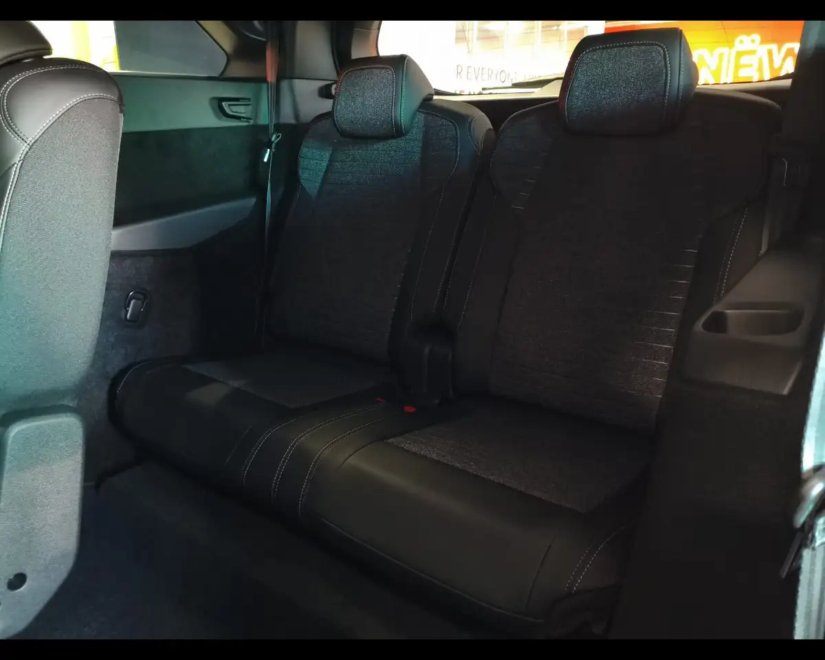 Peugeot 5008 1.2 Hybrid Allure 11