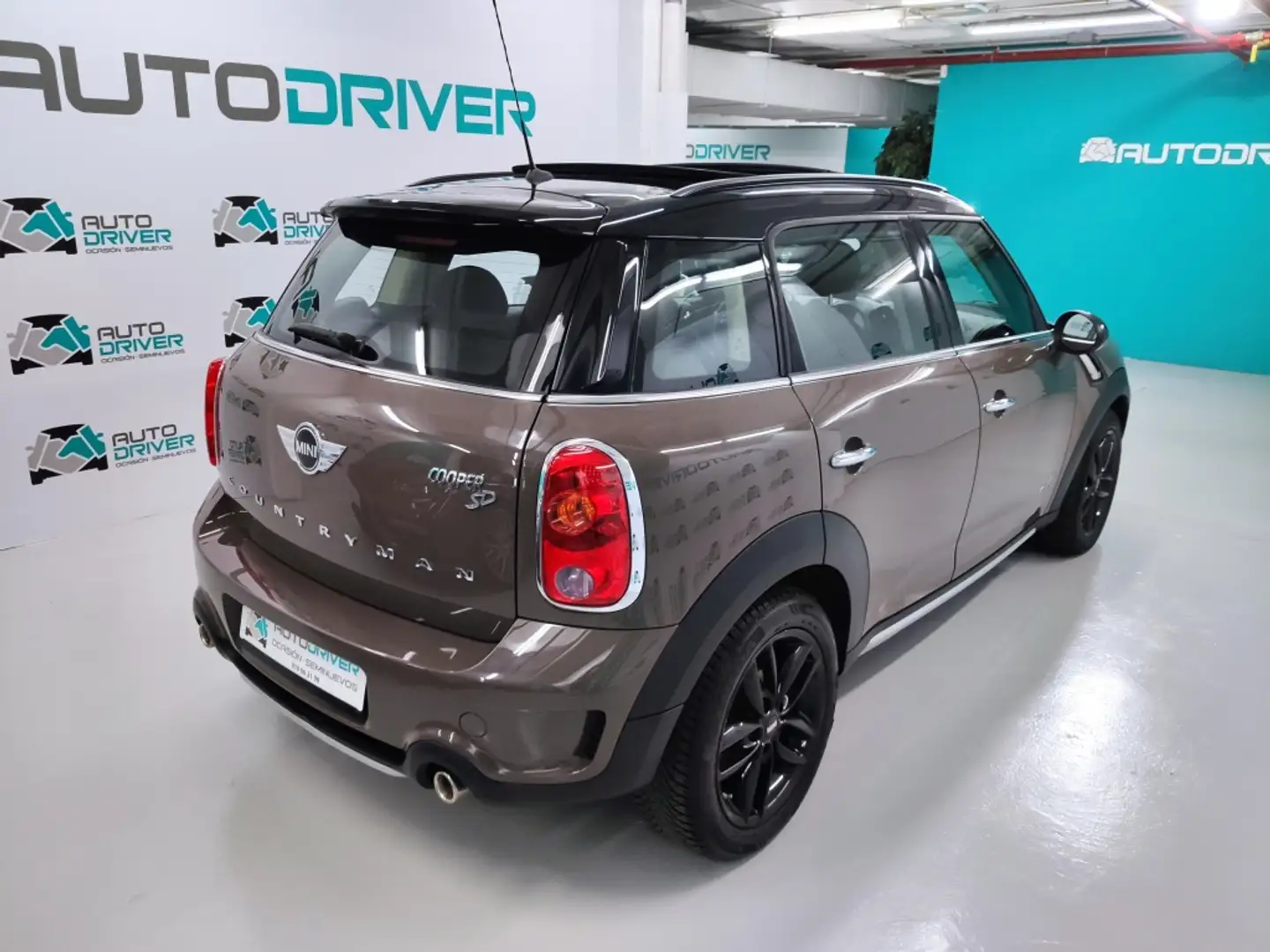 MINI Cooper Countryman SD ALL4 Marrón - 2