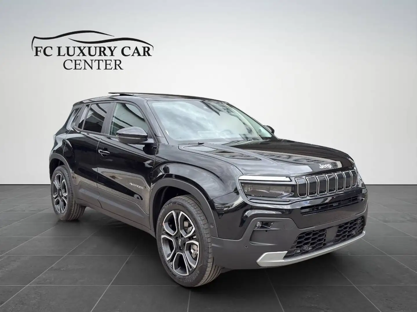 Jeep Avenger 1.2 t. e-hybr.mhev Summit fwd 110cv edct6 Zwart - 1
