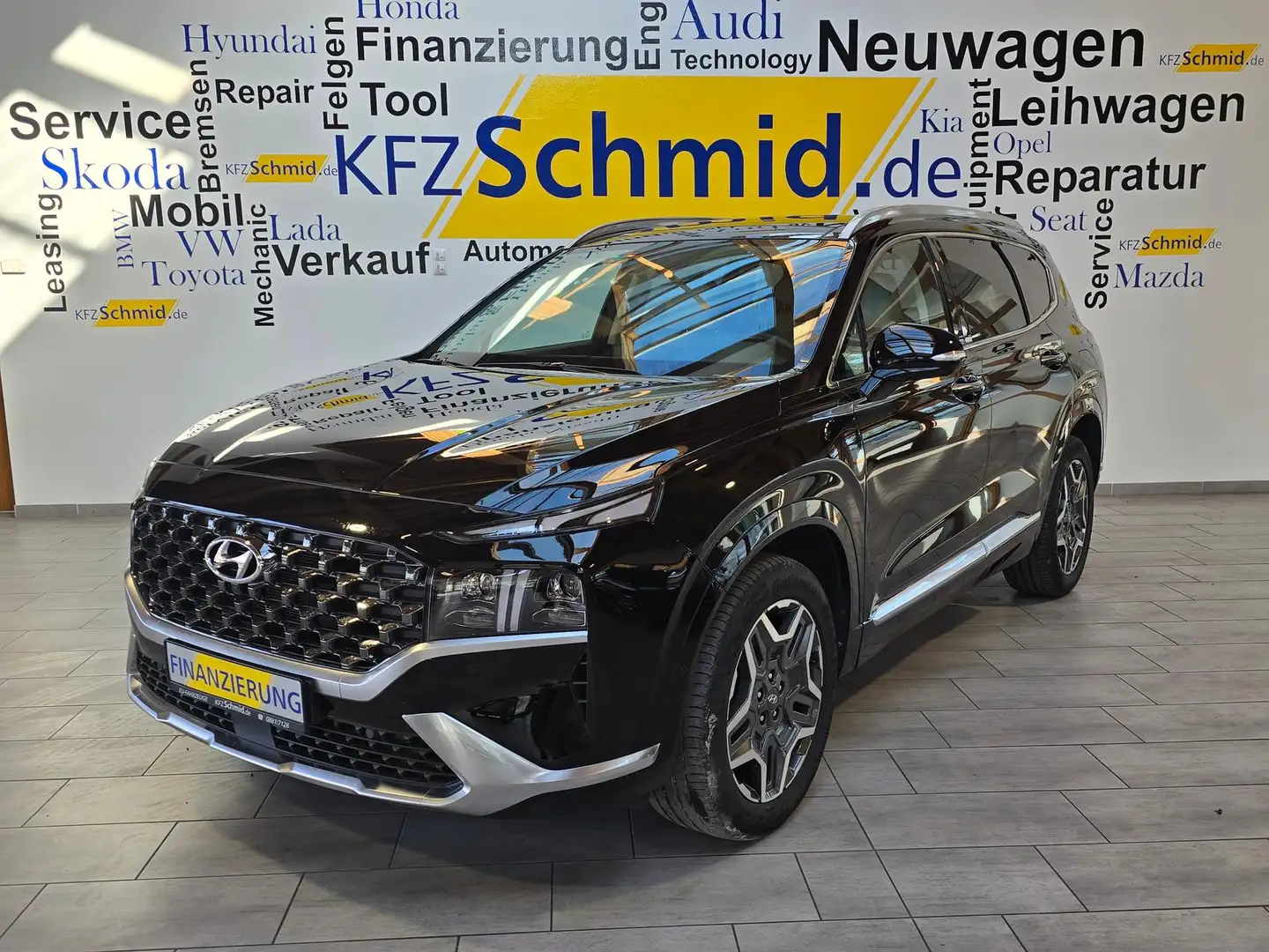Hyundai SANTA FE 1.6 T-GDI Signature Plug-In Hybrid 4WD Schwarz - 1