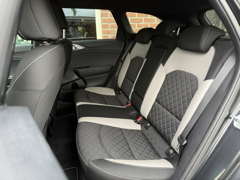 Kia Ceed SW / cee'd SW Sportswagon 1.0 T-GDi GT-Line Ed TREKHAAK / CAMERA — photo 5