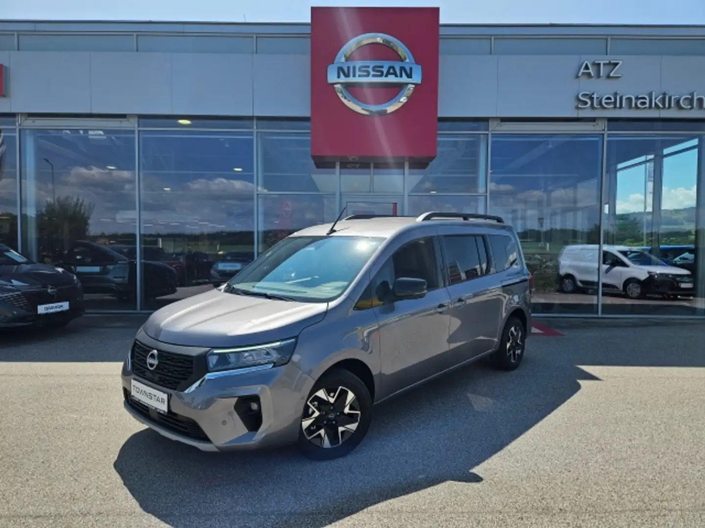 nissan evalia