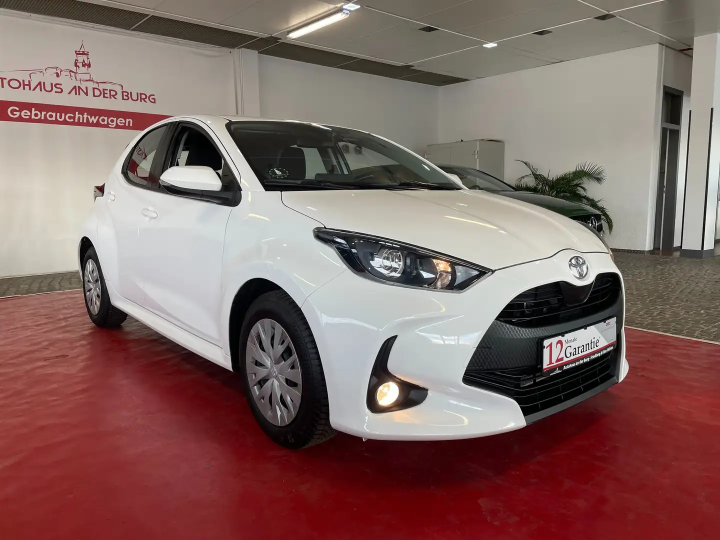 Toyota Yaris Comfort Blanc - 1