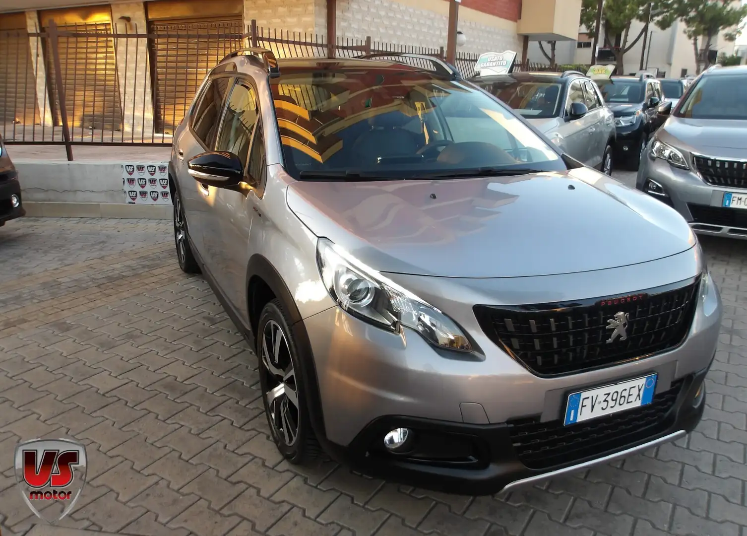 Peugeot 2008 PureTech Turbo 110 S&S GT Line Zilver - 1