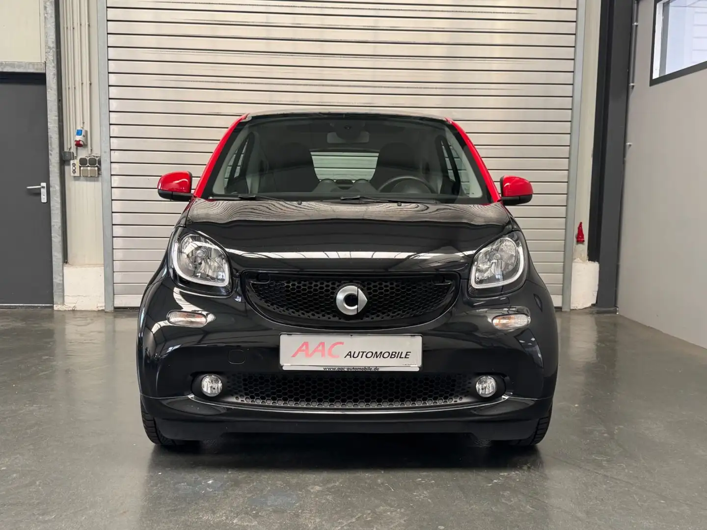 smart forTwo Passion 52kW/Pano/Klima/Sitzhei./Tempomat Zwart - 2