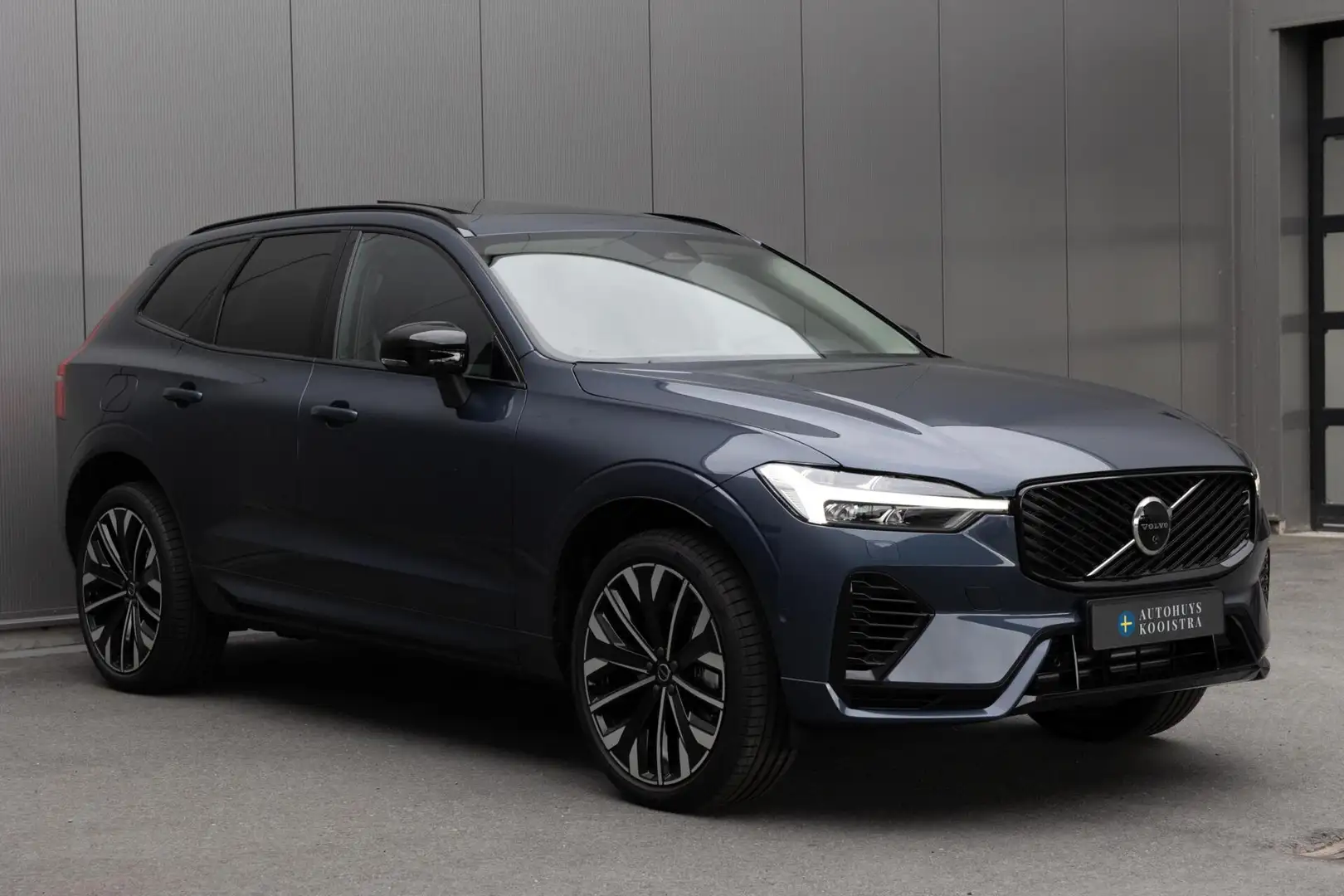 Volvo XC60 T8 Plug-in hybrid AWD Ultra Dark Snel Leverbaar! T - 2