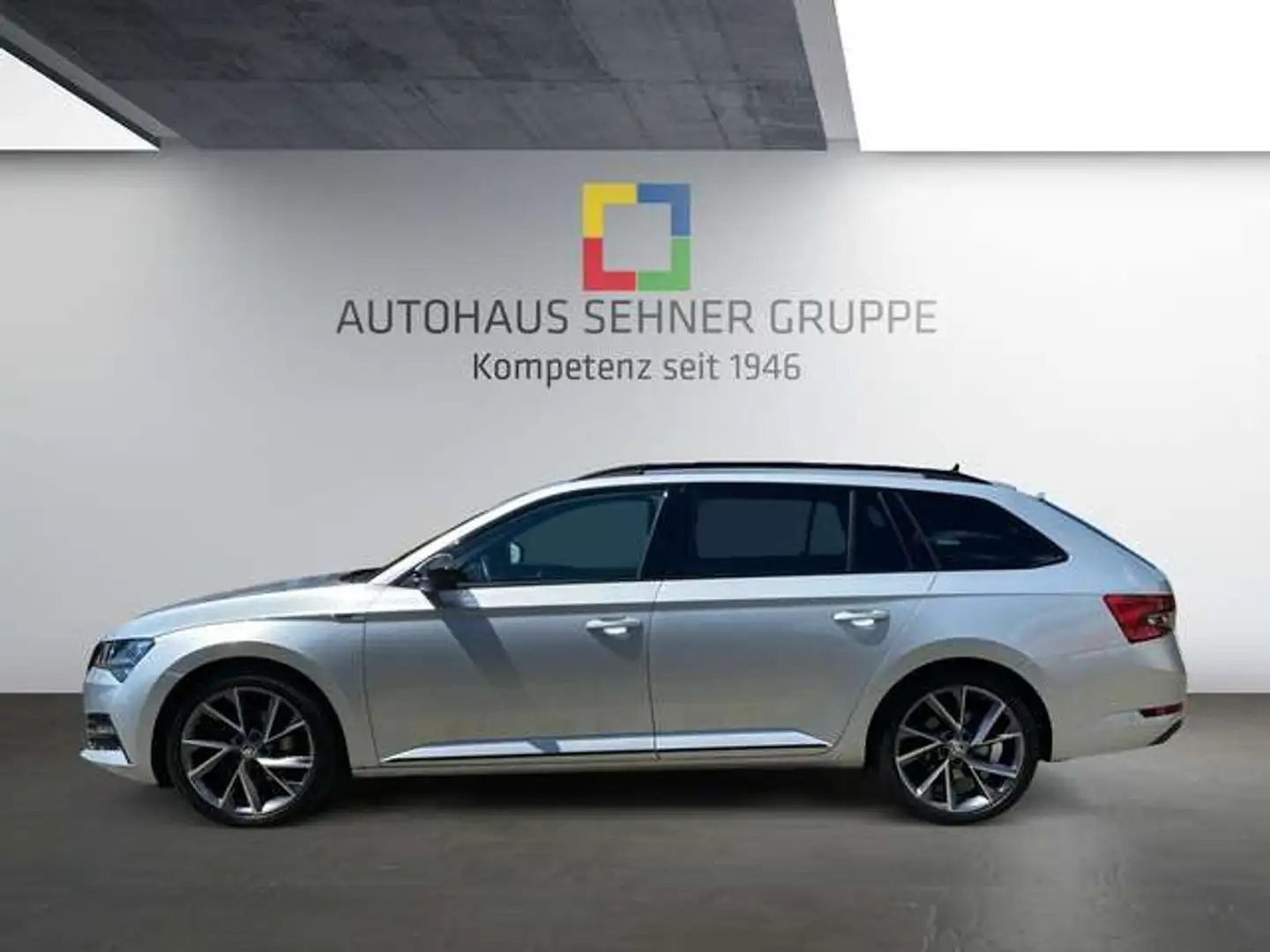 Skoda Superb Combi Sportline iV +Standheizung+ACC+Navi Silber - 2