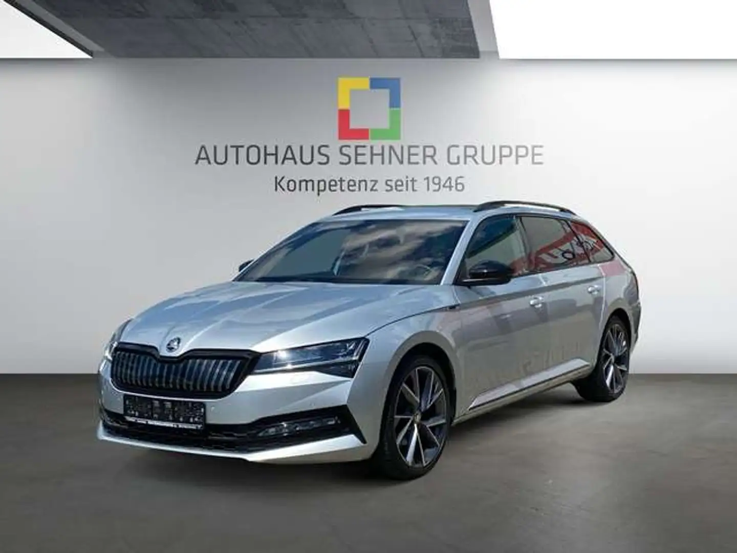 Skoda Superb Combi Sportline iV +Standheizung+ACC+Navi Plateado - 1