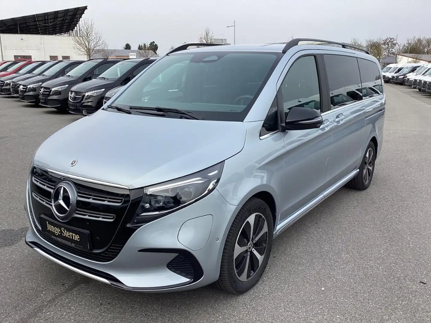 Mercedes-Benz EQV 300 Avantgarde MOPF AIRMATIC 7-Sitze Memory Argent - 1