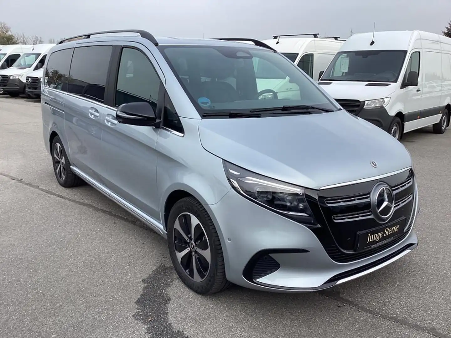 Mercedes-Benz EQV 300 Avantgarde MOPF AIRMATIC 7-Sitze Memory Argent - 2