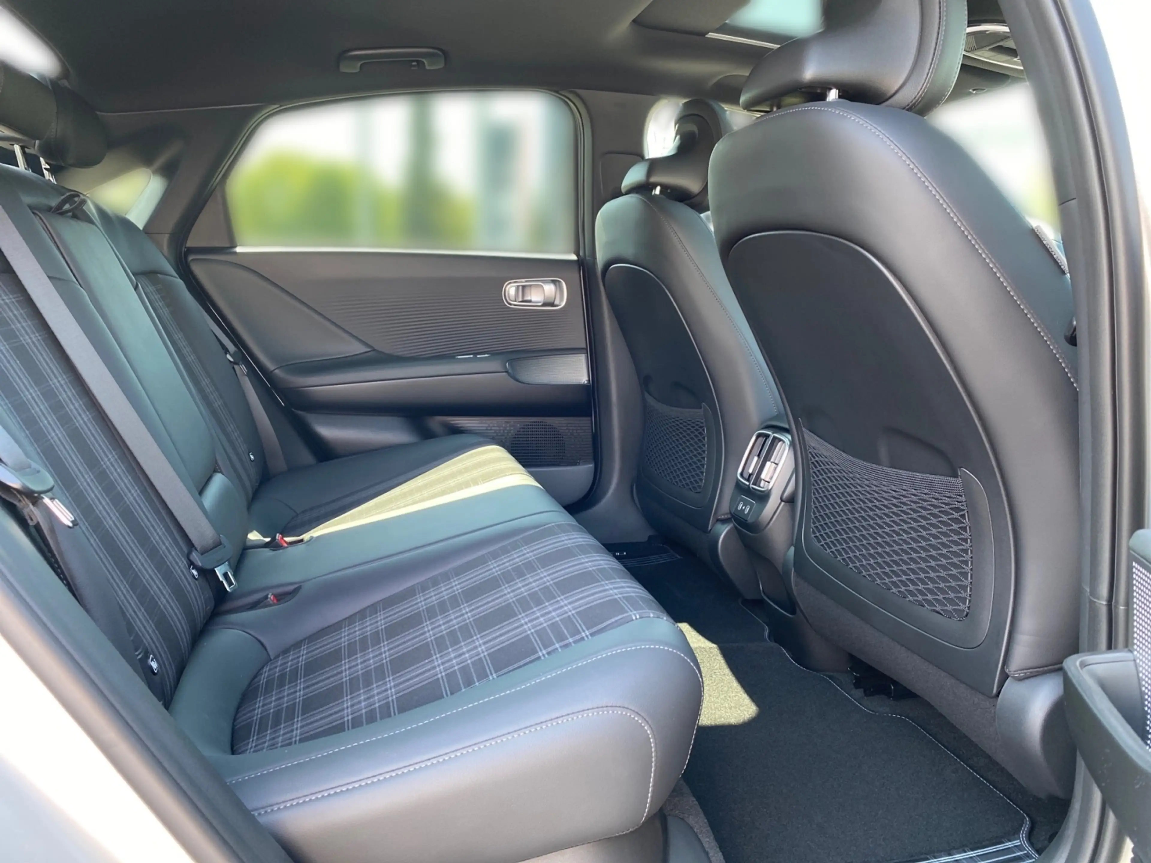 Hyundai IONIQ 6 IONIQ 6 First Edition TECHNIQ+Matrix+Head-up+20" — photo 13