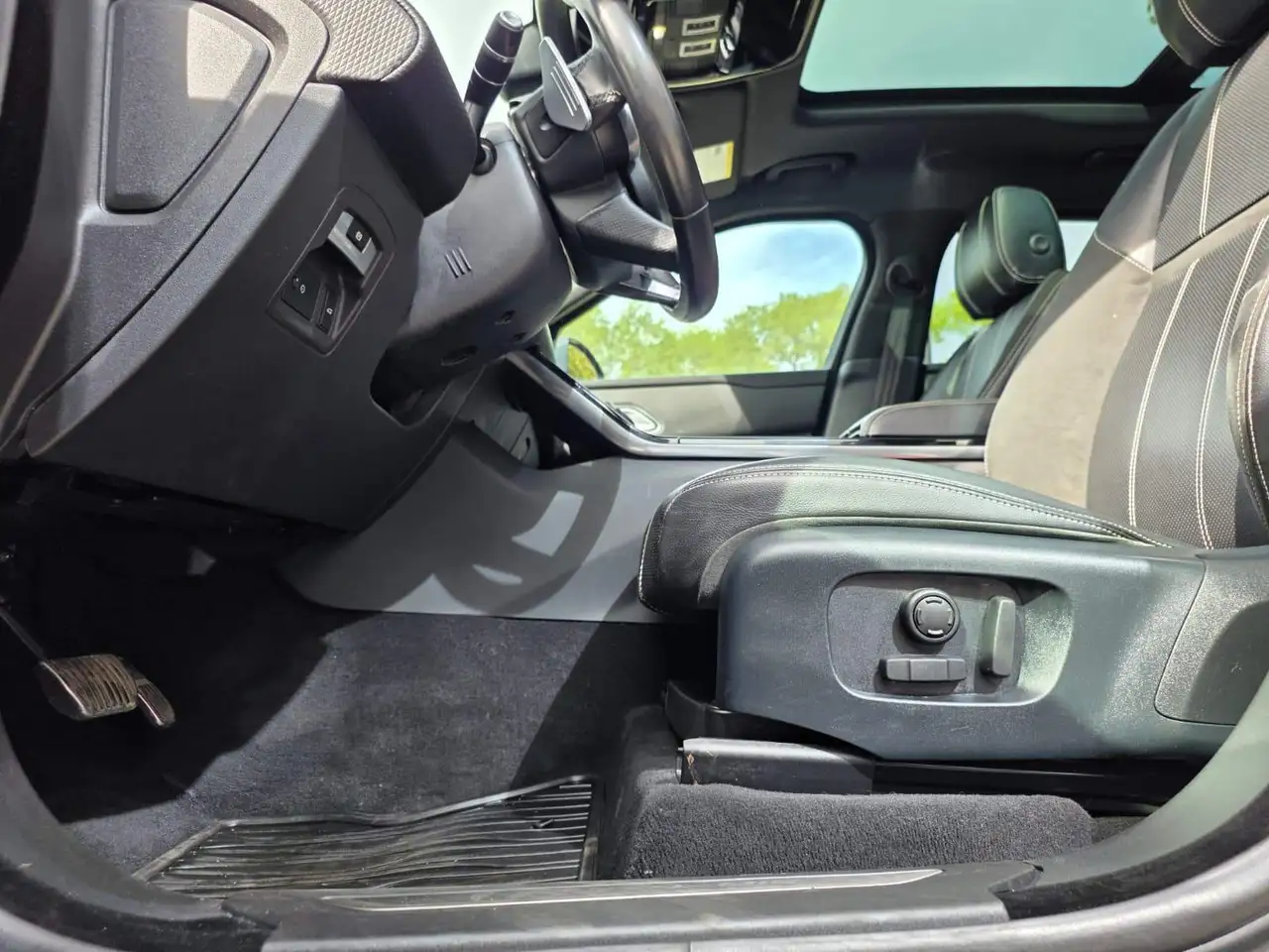 Land Rover Range Rover Velar снимка Land Rover Range Rover Velar