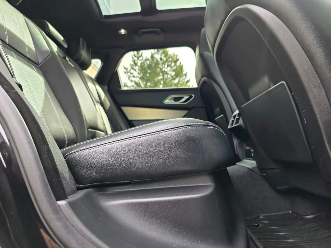 Land Rover Range Rover Velar снимка Land Rover Range Rover Velar