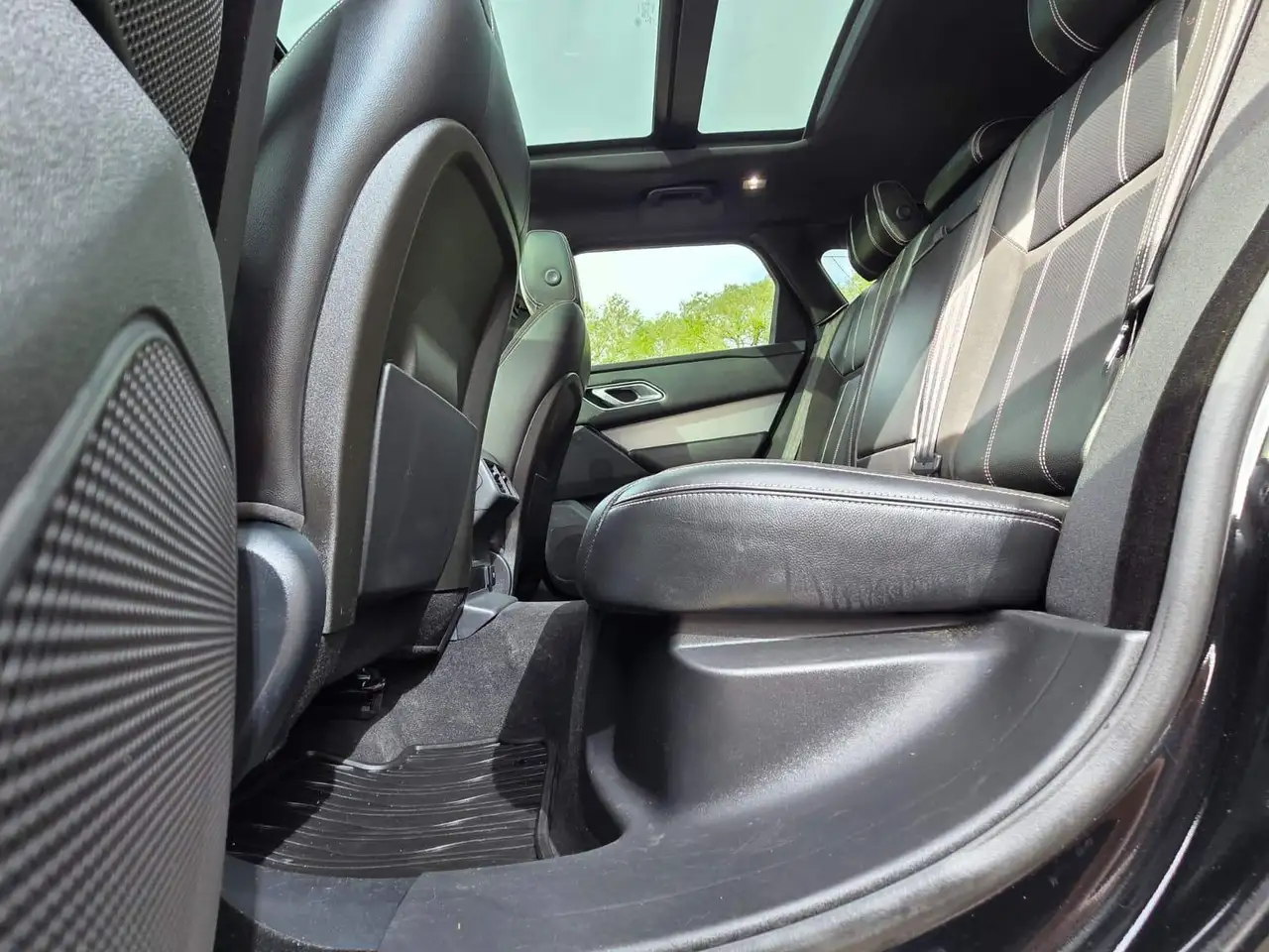 Land Rover Range Rover Velar снимка Land Rover Range Rover Velar