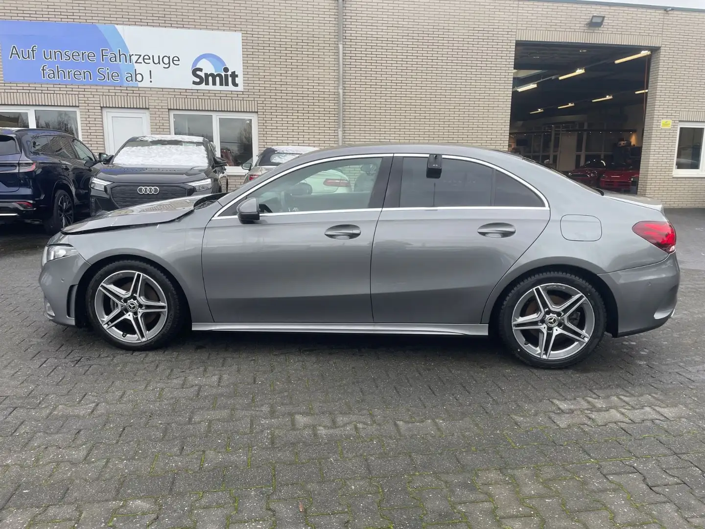 Mercedes-Benz A 200 Lim. AMG-Line/ Multibeam/ Head-Up/ Kamera Grau - 2