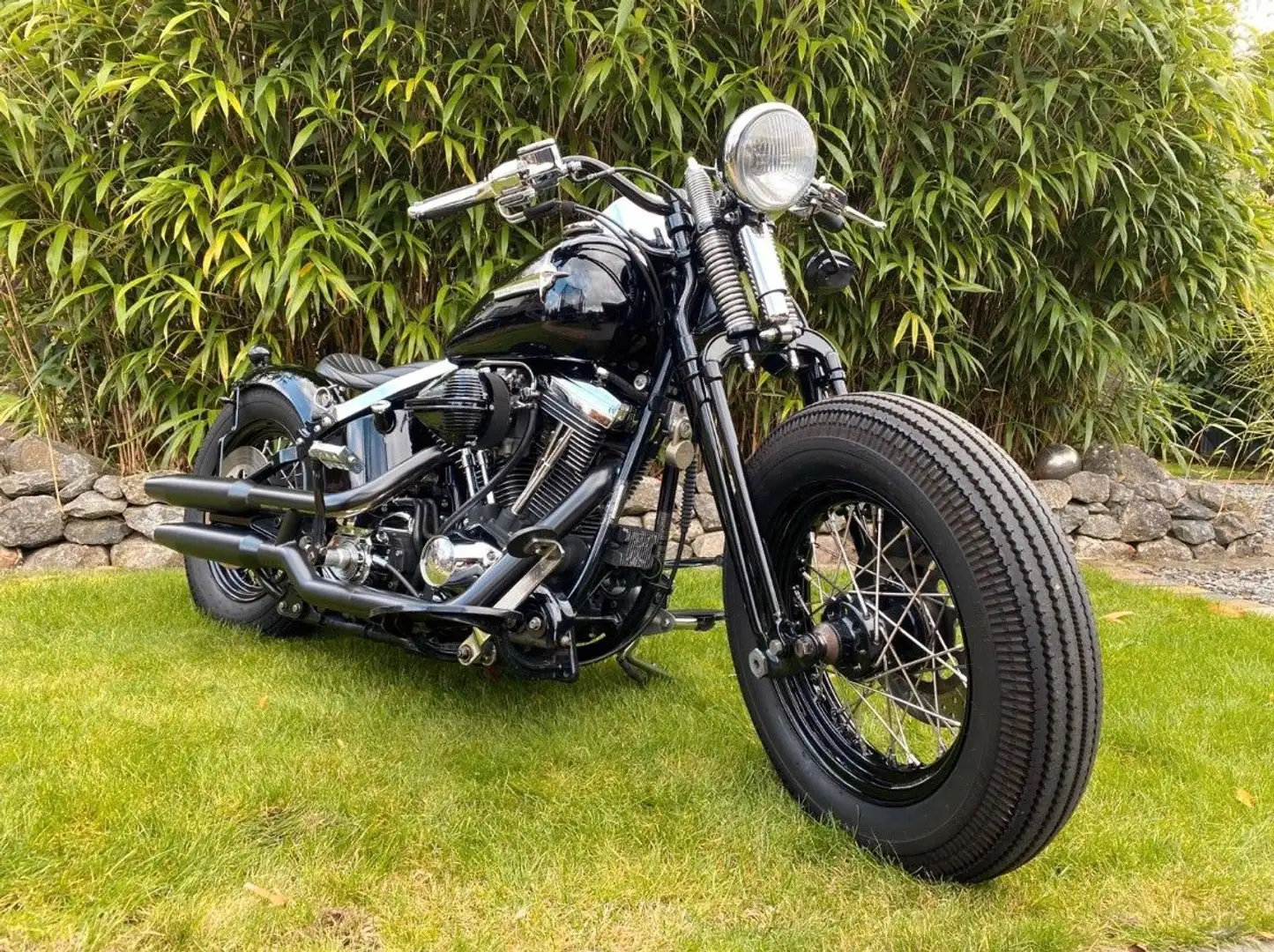 Harley-Davidson Heritage Springer Evo Bobber *Kicker* Noir - 1
