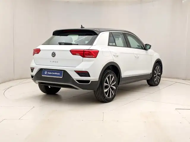 Volkswagen T-Roc view 4