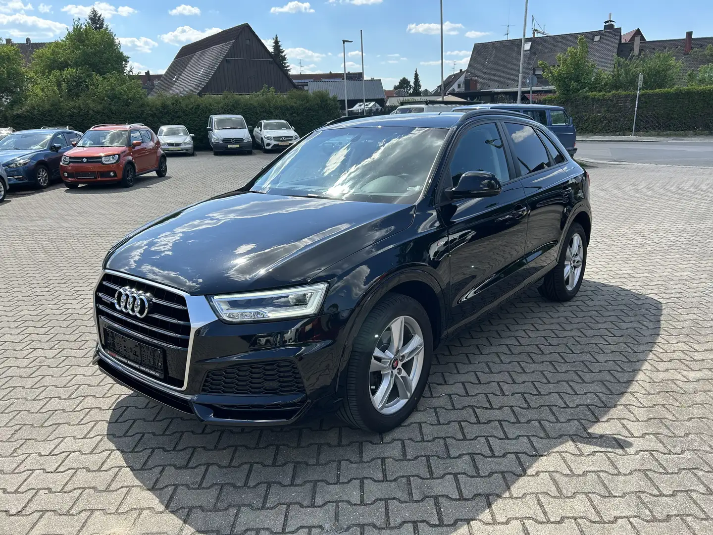 Audi Q3 2.0 TDI quattro S tronic sport Schwarz - 2