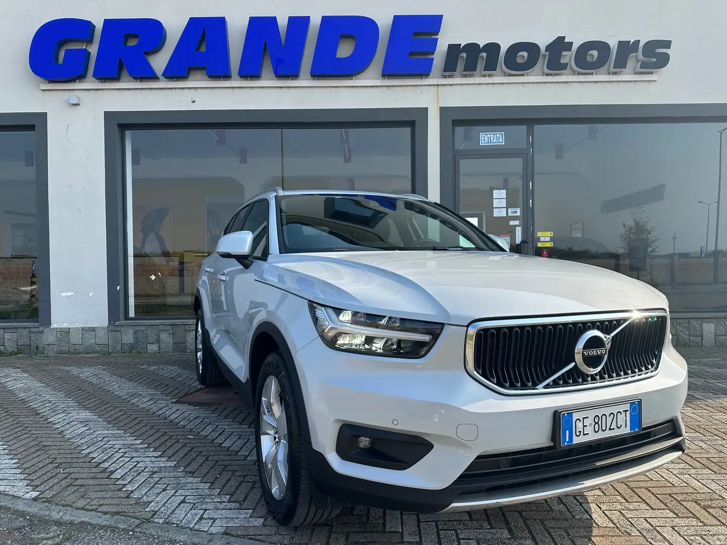 Volvo XC40 XC40 1.5 t2 Momentum Pro Harman/Kardon Bianco - 1