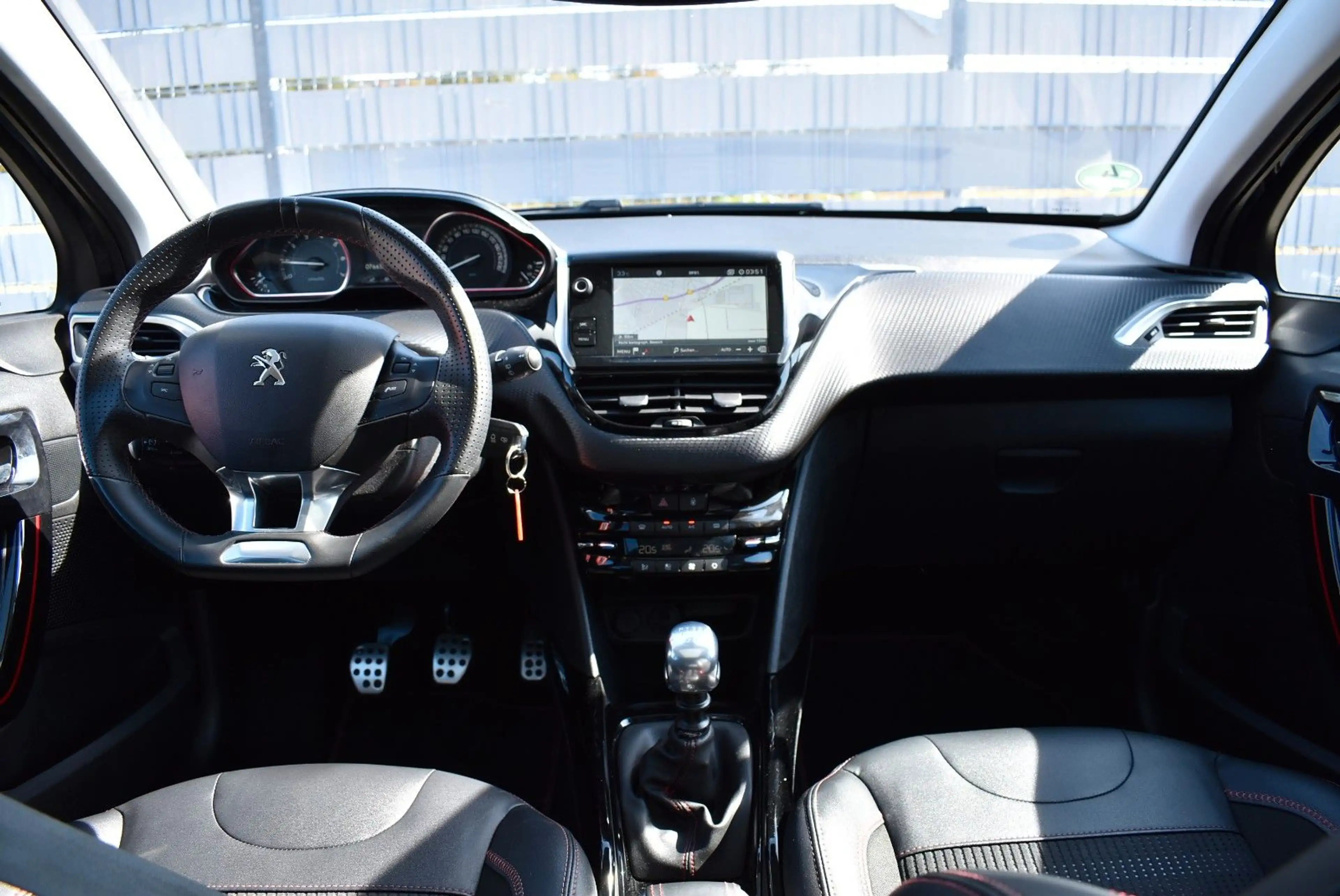 Peugeot 2008 Allure GT Line Panorama,erst 77700KM 2.Hand — photo 9
