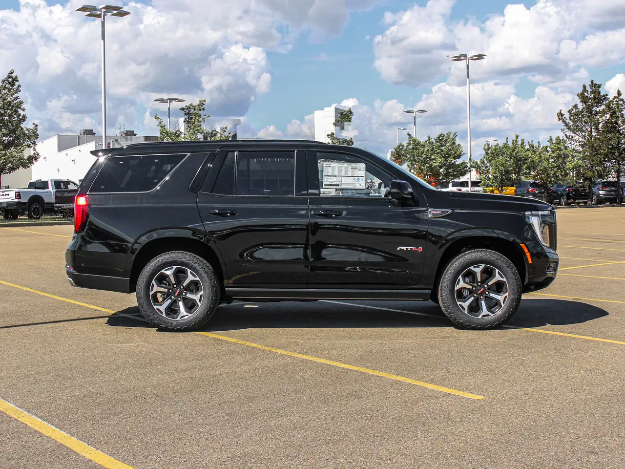 GMC Yukon photo GMC Yukon