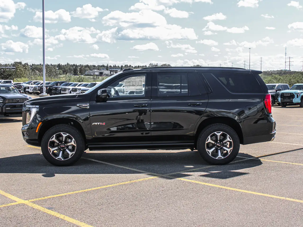 GMC Yukon photo GMC Yukon